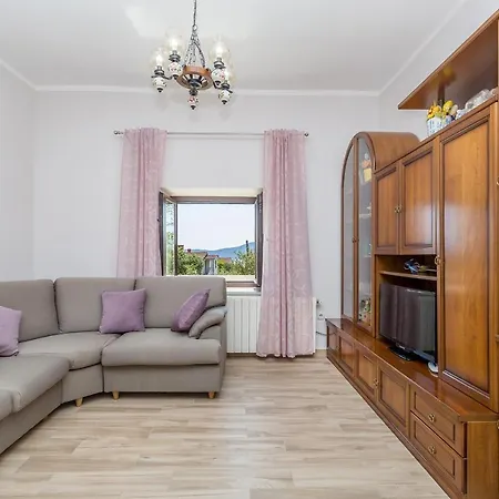Krc Apartman Pinezici (Krk)